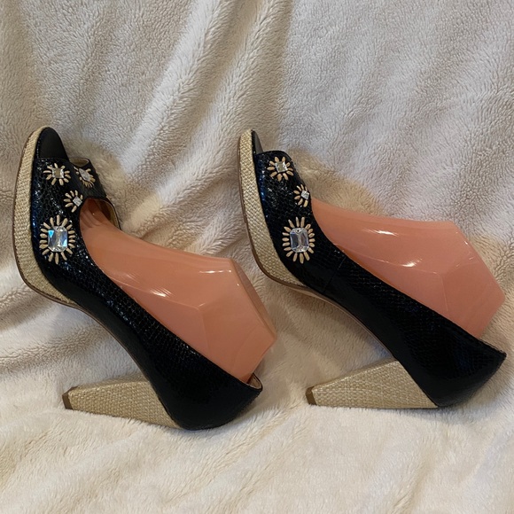Yellow Box Anya Black Embellished Peep Toe Platform Heels Pumps Size 10 EUC - Picture 5 of 10